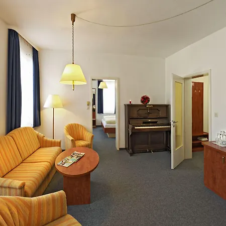 Pensionat Gaestehaus Zur Lilie 3*
