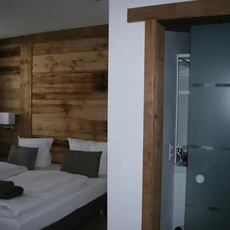 Pensionat Gaestehaus Zur Lilie 3*